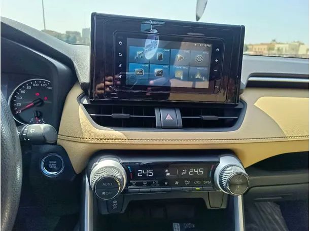 Car image 24