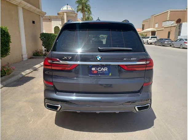 Car image 7