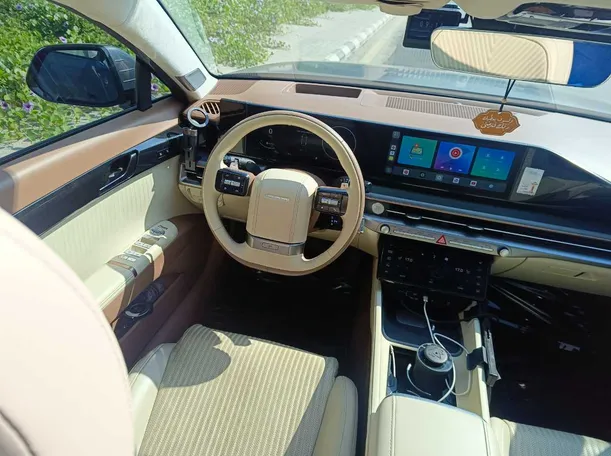 Car image 21