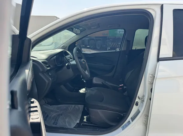 Car image 10