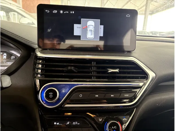 Car image 12