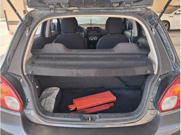 Car image 19