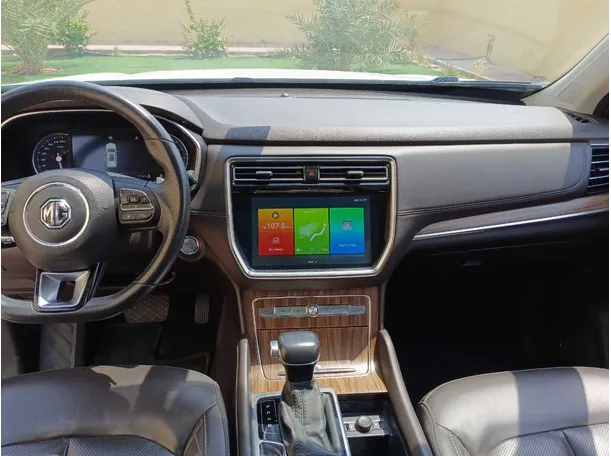 Car image 15