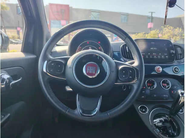 Car image 18