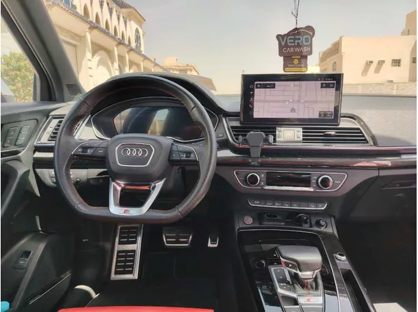 Car image 24