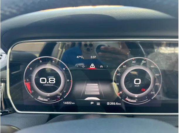 Car image 18