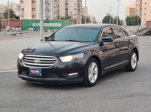 2015 Ford Taurus in Jeddah