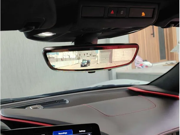 Car image 29