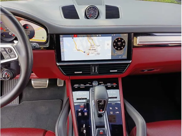 Car image 15