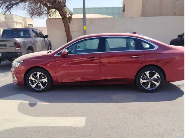 Car image 8