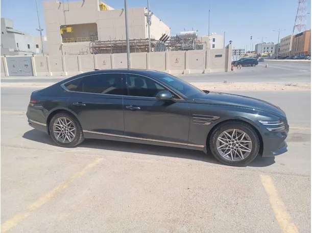 Car image 4