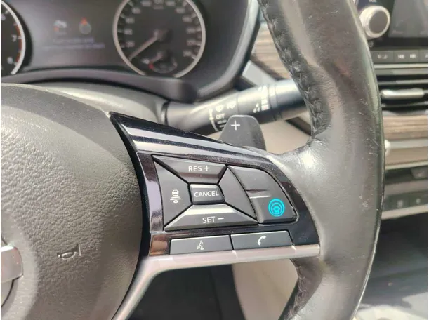 Car image 40