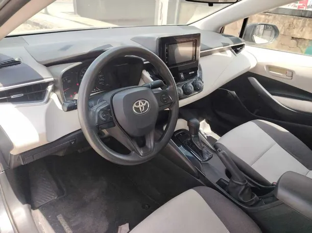 Car image 12