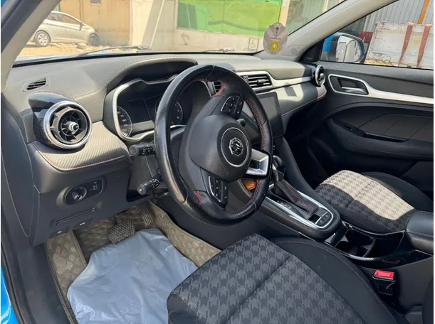 Car image 11