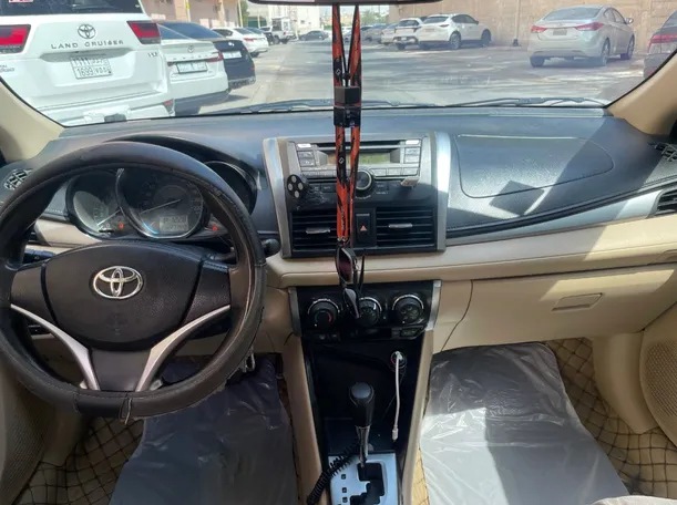 Car image 18