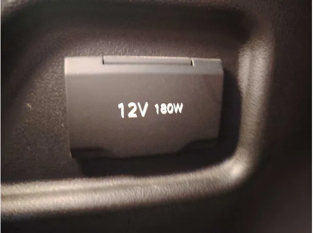 Car image 26
