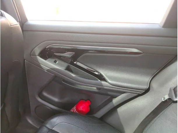 Car image 35