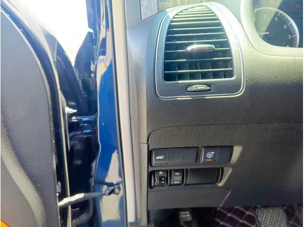 Car image 37