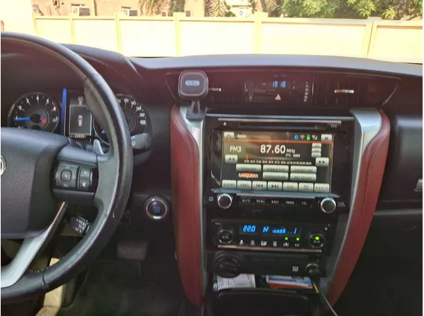 Car image 16