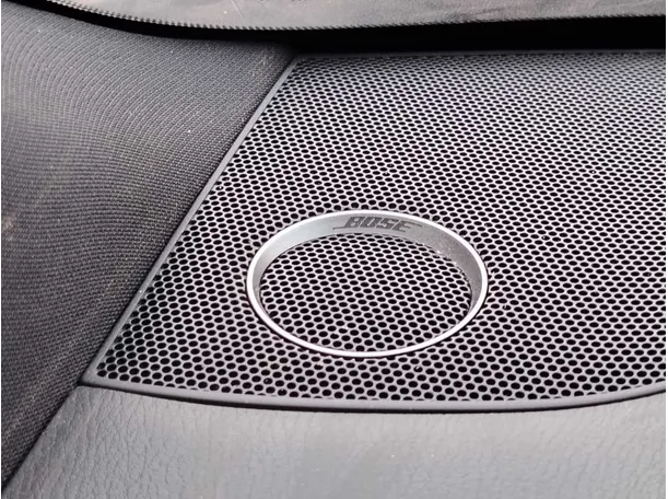 Car image 30