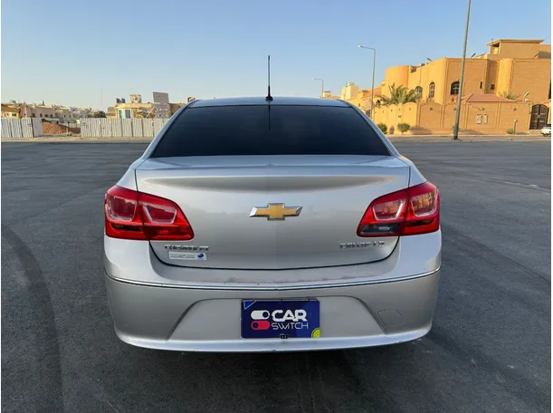 Car image 6