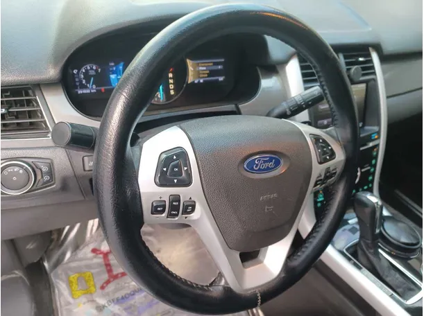 Car image 19