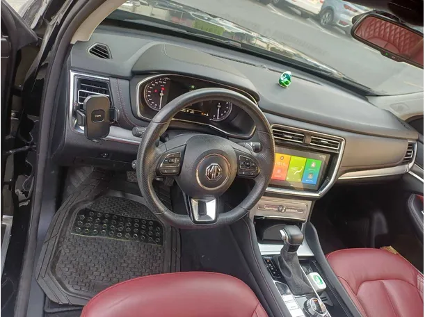 Car image 11