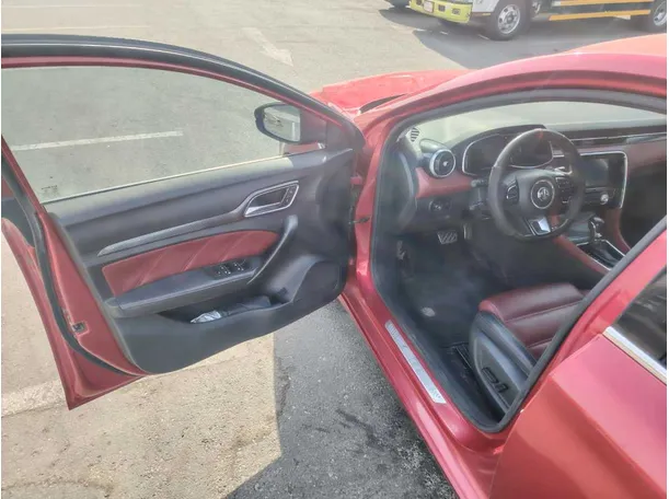 Car image 13