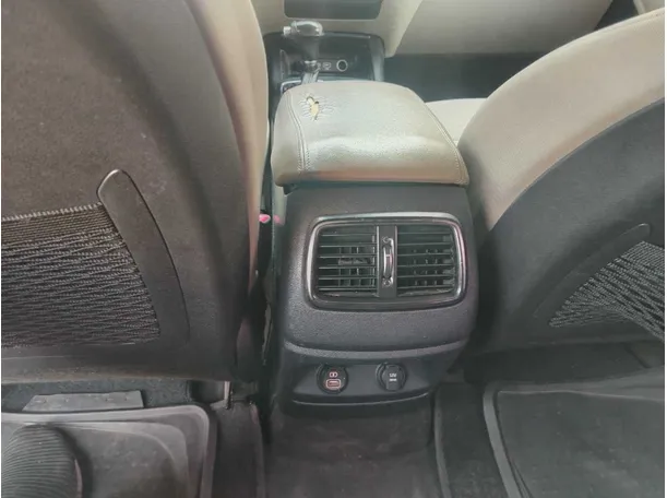 Car image 32