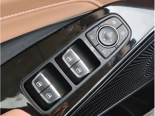 Car image 31
