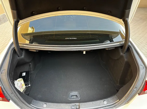 Car image 23