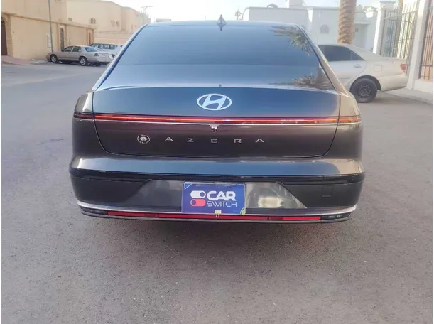 Car image 6