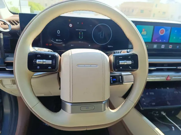 Car image 27