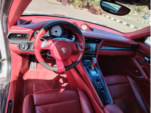 Car image 13