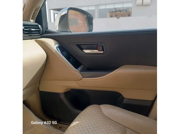 Car image 36