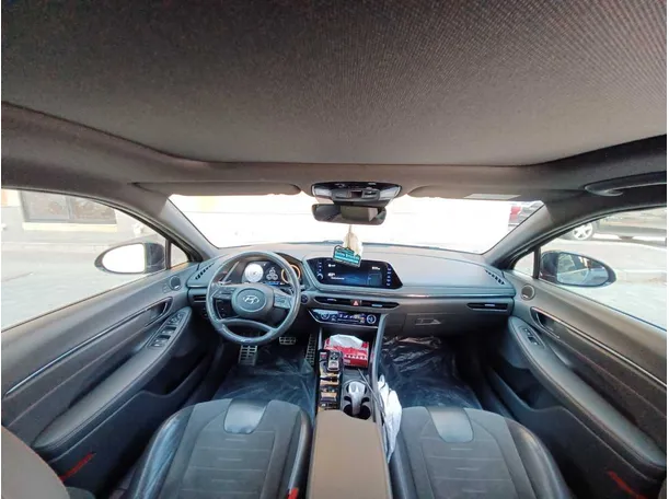 Car image 13