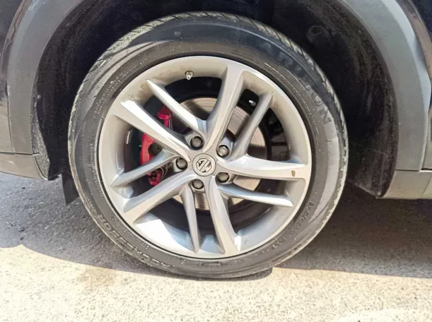 Car image 10