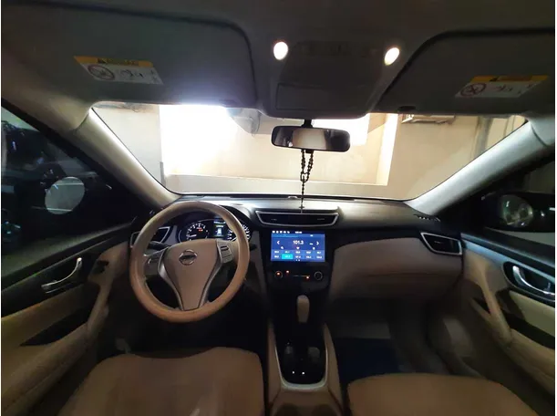 Car image 14