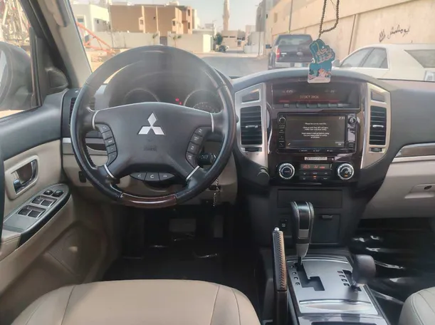Car image 26