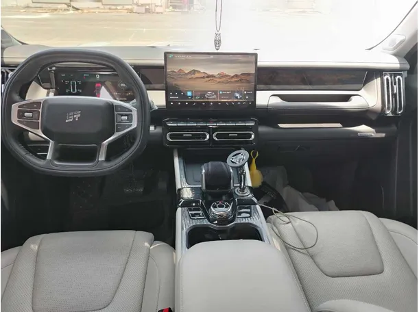 Car image 21