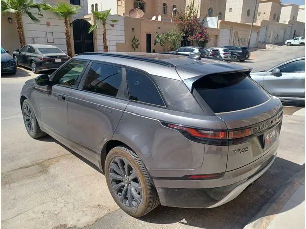 Car image 7