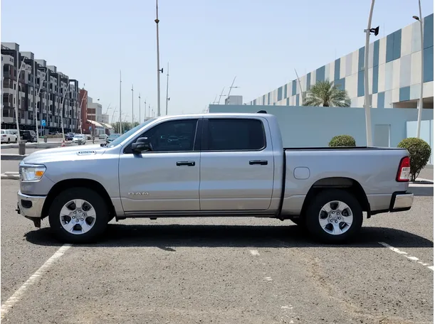 Car image 8