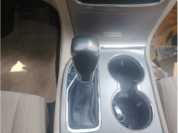 Car image 20