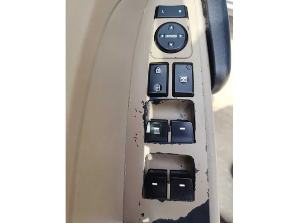 Car image 27