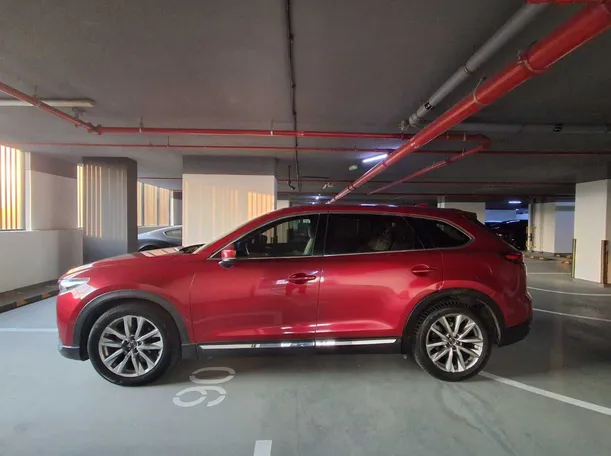 Car image 4