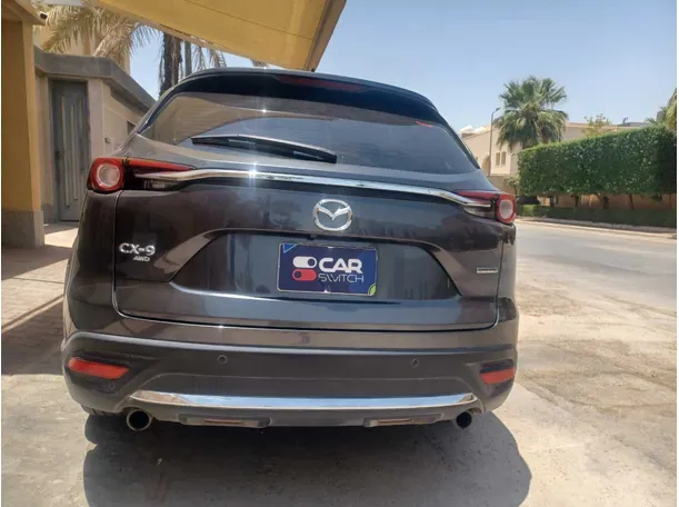 Car image 6