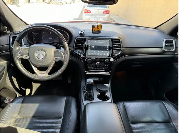 Car image 13