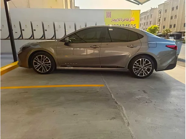 Car image 10