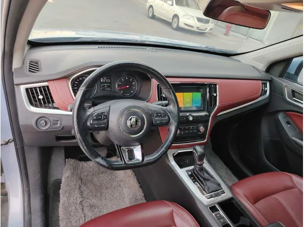 Car image 13