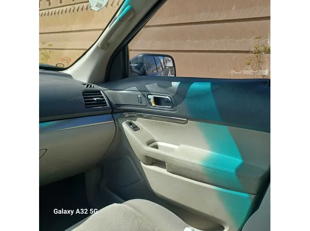 Car image 29
